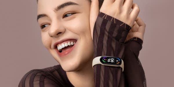 Look good, Live healthily with a SmartBand